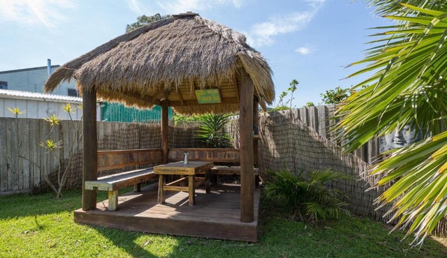 Cowes Coastal Retro Cottage