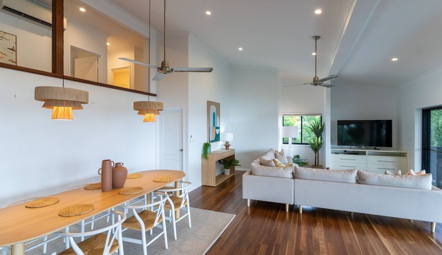 Cowries - Hamilton Island