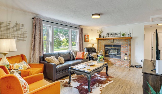 Cowtown Cutie - Great location to all of Kansas City!