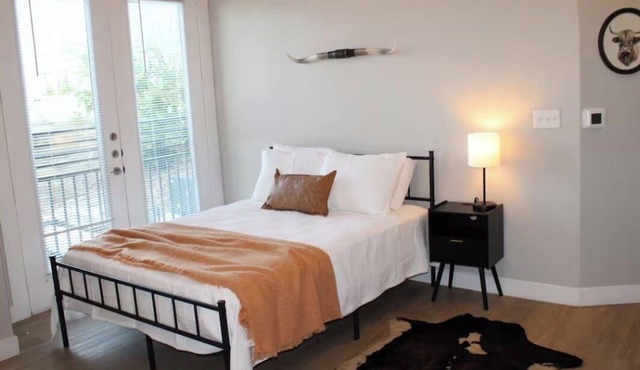 Cowtown Skyline Studio in the Heart of Fort Worth