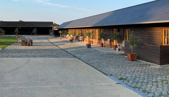 COX'S ORANGE PIPPIN, THE APPLE ROOMS, romantic in Stockbridge