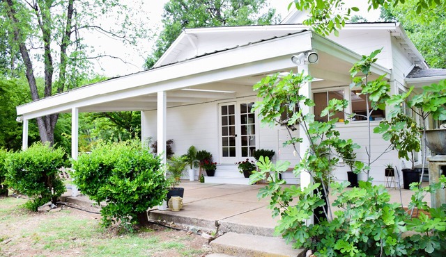 Coyote Creek Ranch + Pool House near Murphy’s