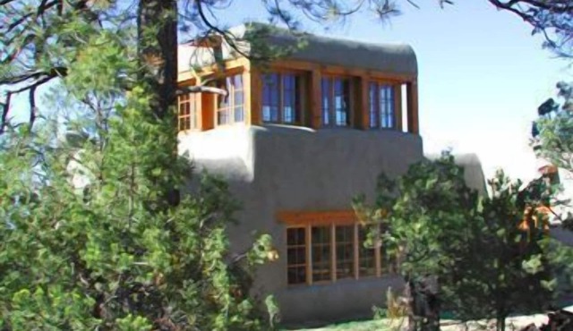 Coyote Mountain cabin retreat, serene exclusive privacy in the tall pines