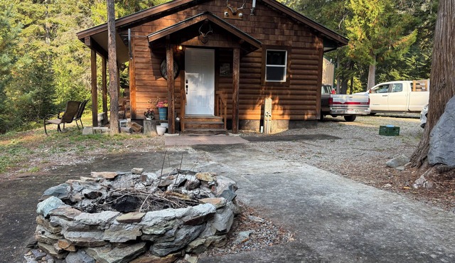 Cozy 1 & 2 bedroom Cabin Hideaways up the Coeur d'Alene River North Fork
