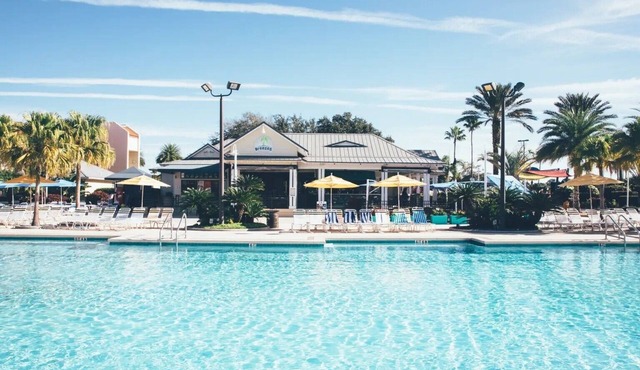 Cozy 1-2-bedroom resort less than 20 minutes away from Orlando theme parks.