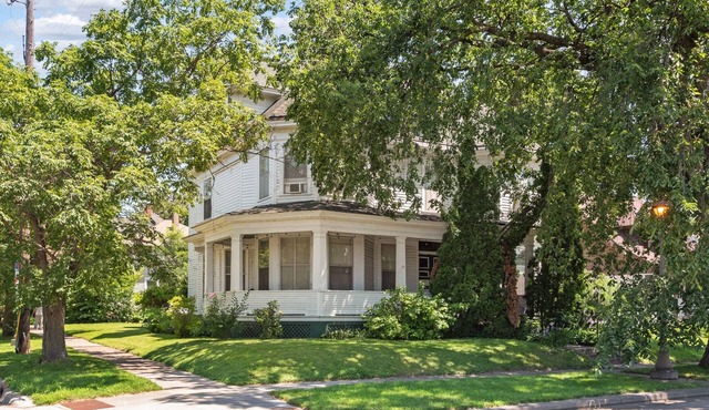 Cozy 1.5 Bdr Saint Paul, River Views, Old Charm meets modern style