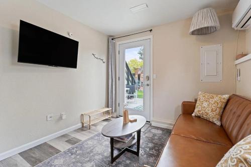 Cozy 1 BD on the South Hill