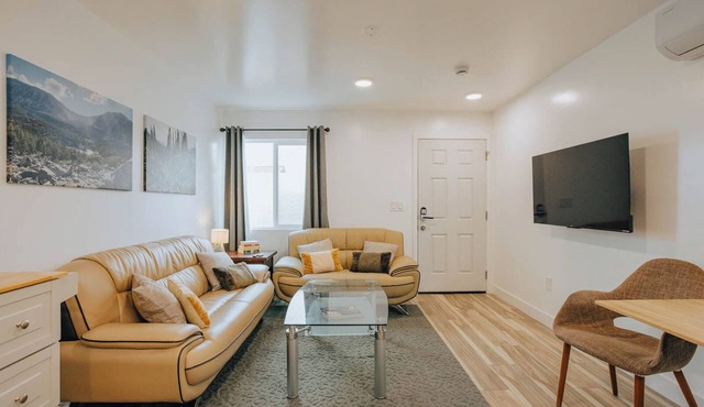 Cozy 1-bdrm condo in beautiful Santa Maria with WiFi, AC; next to 101/Pismo