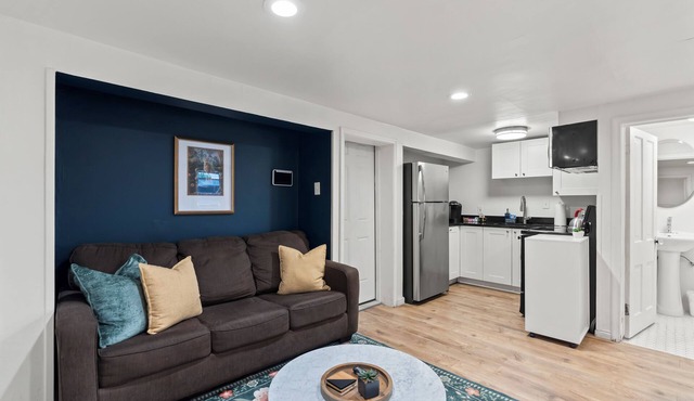Cozy 1 Bed, 1 Bath - Near Downtown and U of U.