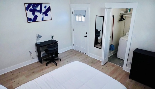 Cozy 1 bed 1 bath duplex- Downtown Chattanooga