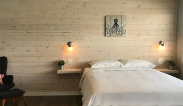 Cozy 1 bed 9mile mco airport, 22mile Disney, Universal parks, 2mile TennisAssoc.