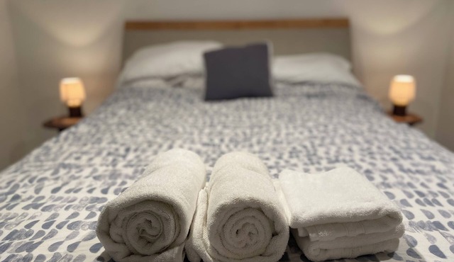 cozy 1-bed apartment with secure parking