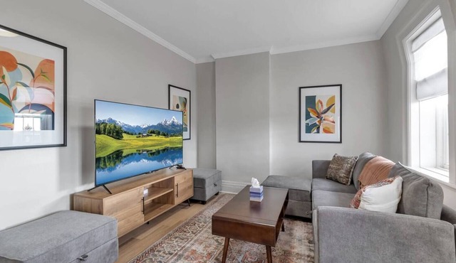Cozy 1 Bed in Historic Mansion