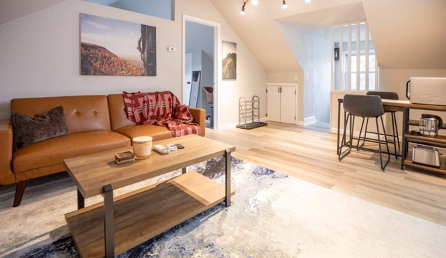 Cozy 1 Bed, In-Unit Laundry, Pets, Parking, Fios, Safe, Quiet