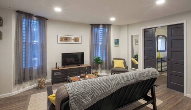 Cozy 1-Bed Retreat-Steps from Pittsburgh's Incline