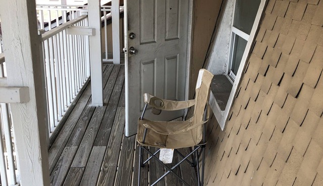 Cozy 1-bedroom apartment with WiFi, AC in enchanting Jacksonville Beach.