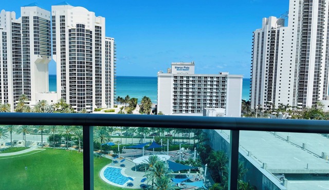 Cozy 1-bedroom apartment in fabulous Sunny Isles Beach with WiFi, fitness room