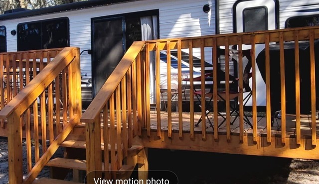 Cozy 1 bedroom 1 bath RV near the Ocala forest and Springs.