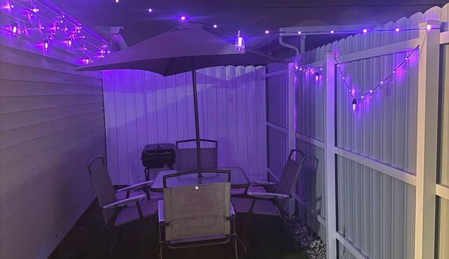 Cozy 1-bedroom apartment in pleasant peaceful area with AC, WiFi near Hard Rock