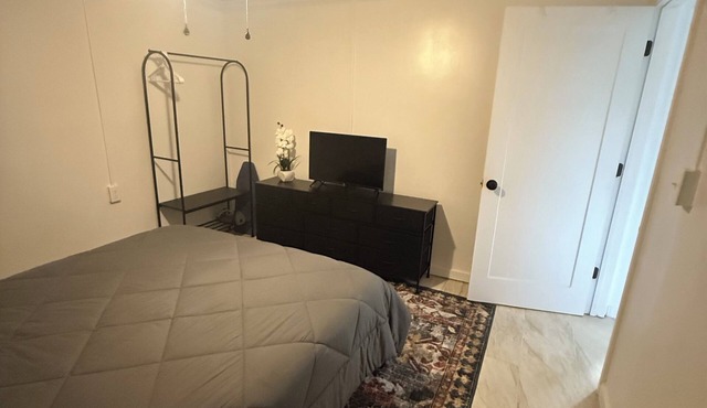 Cozy 1-bedroom apartment in enjoyable Warner Robins with AC, WiFi