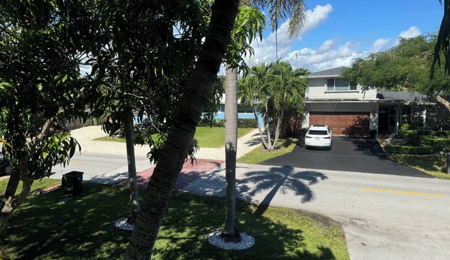 Cozy 1-bedroom apartment in wonderful Wilton Manors with Private Yard