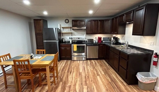 Cozy 1-bedroom apartment in delightful Fredericton with WiFi, AC