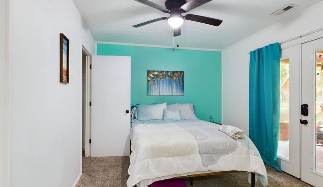 Cozy 1-bedroom Apartment in serene Fayetteville with BackyardI Minutes from Base