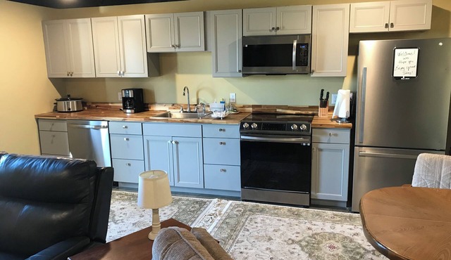 Cozy 1-bedroom apartment in adorable Devils Lake