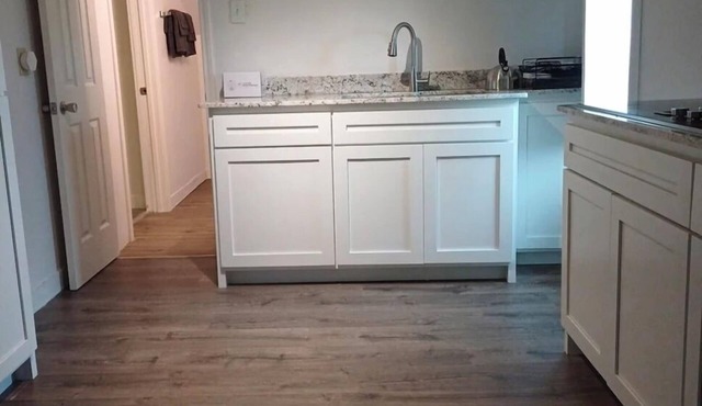 Cozy 1-bedroom apartment in charming Port Arthur with AC