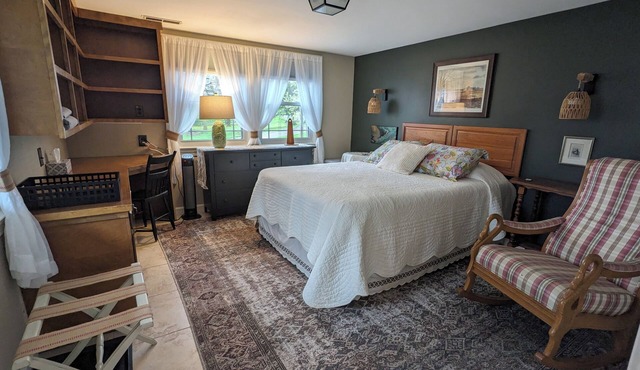 Cozy 1-bedroom apartment with WiFi, AC in enjoyable Springfield