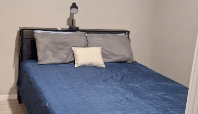 Cozy 1-bedroom apartment in Baker City with AC wit full kitchen and laundry