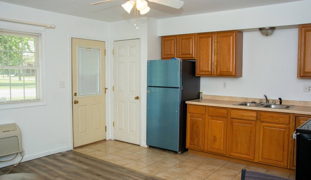 Cozy 1-bedroom apartment less than 10 mins from WIU