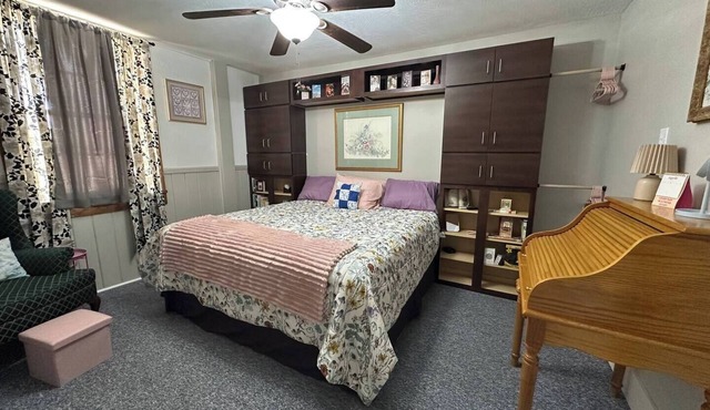Cozy 1-bedroom apartment with WiFi, AC in charming Greenfield