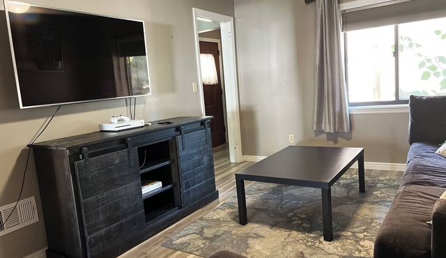 Cozy 1-bedroom apartment in charming Pittsburgh