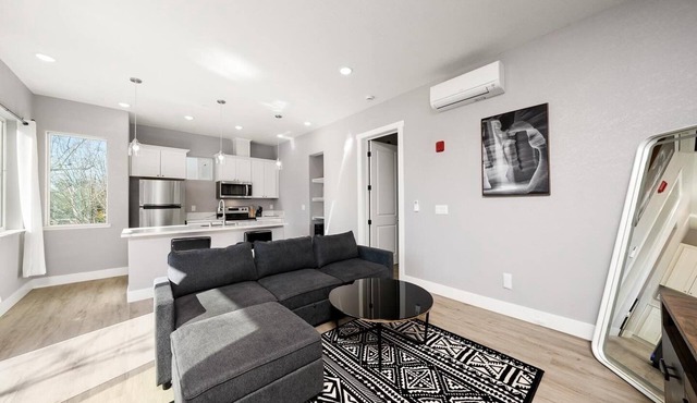 Cozy 1-bedroom apartment in enjoyable Sacramento with WiFi, AC