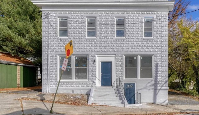 Cozy 1-bedroom apartment in charming Baltimore w/Fast WiFi, AC, Private Parking