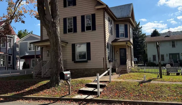 Cozy 1-bedroom apartment in tranquil Boalsburg 7 minutes from the stadium