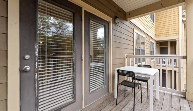 Cozy 1-bedroom apartment in delightful Charlotte with WiFi, AC, fitness room
