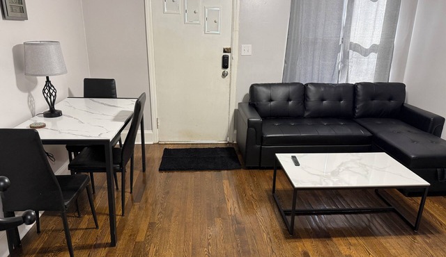 Cozy 1-Bedroom Apartment - Minutes to Downtown & Airport