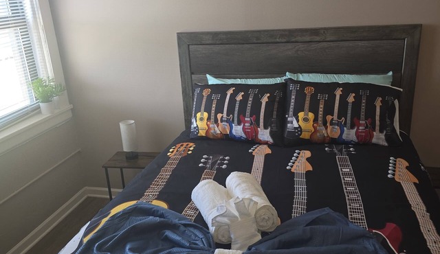 Cozy 1-bedroom apartment in charming Rock and Roll city of Cleveland