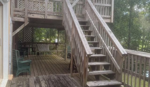 Cozy 1-bedroom apartment in nice Leesville with AC Lake access/view