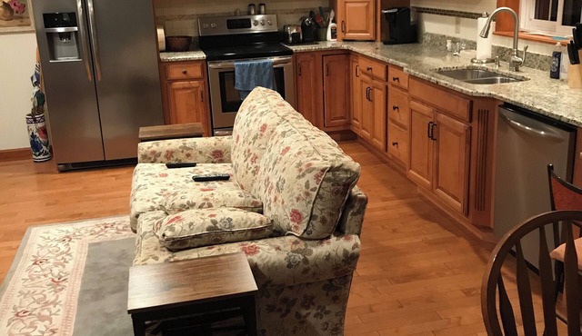 Cozy 1-bedroom apartment in enjoyable Lewisburg with WiFi, AC