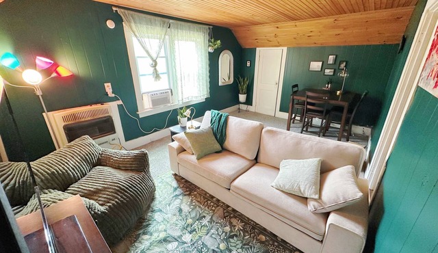 Cozy 1-bedroom apartment in lovely Liverpool with AC