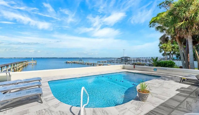 Cozy 1-bedroom apartment in Melbourne on the Indian River. Newly Renovated