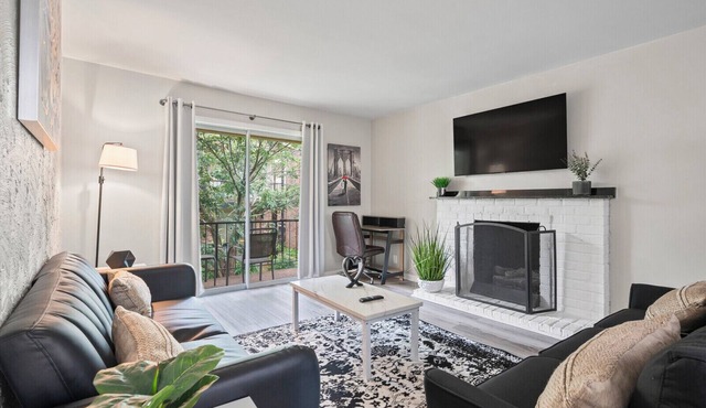 Cozy 1-bedroom apartment in a great location-Greenhill