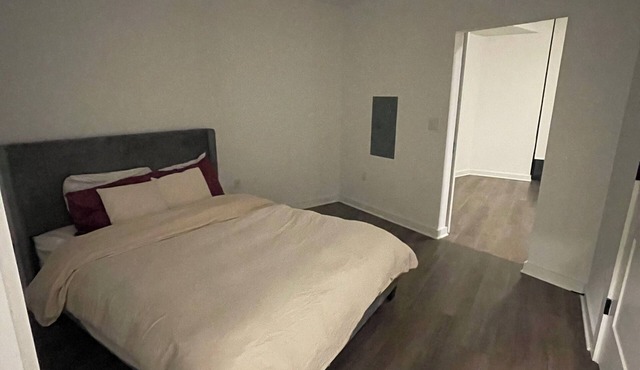 Cozy 1-bedroom apartment with Parking in The Gulch.