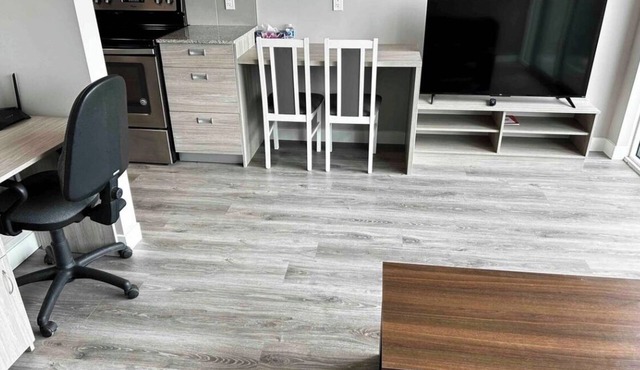 Cozy 1-bedroom apartment with AC in excellent Waterloo location