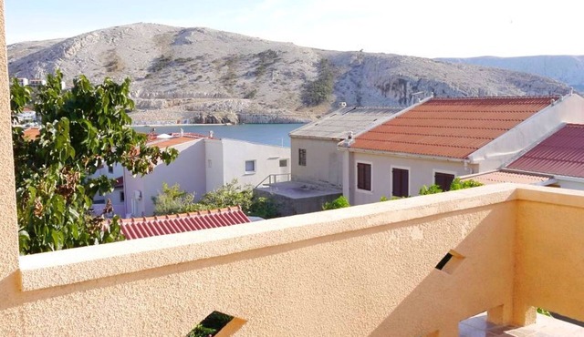 Cozy 1 bedroom apartment with sea view