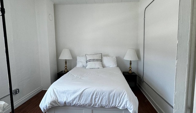 Cozy 1-bedroom apartment with WiFi, AC in charming Chewelah