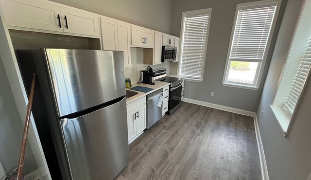 Cozy 1-bedroom apartment in amazing Danville with WiFi, AC